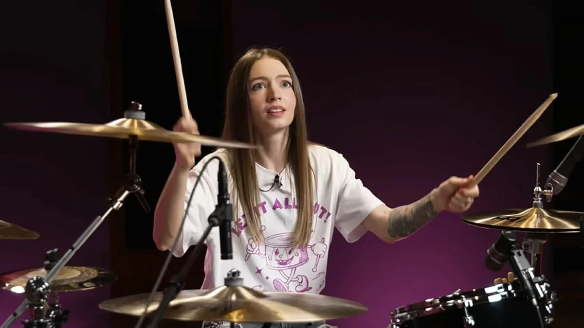 La baterista Kristina Rybalchenko toca «Baba O’Riley» de The Who sin conocerla: El video