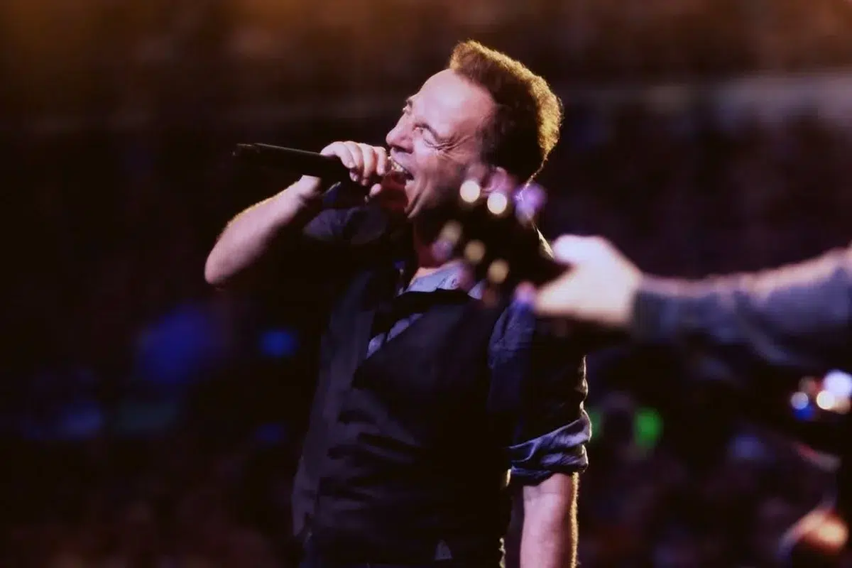 Una alarma de incendios interrumpió un show inesperado de Bruce Springsteen